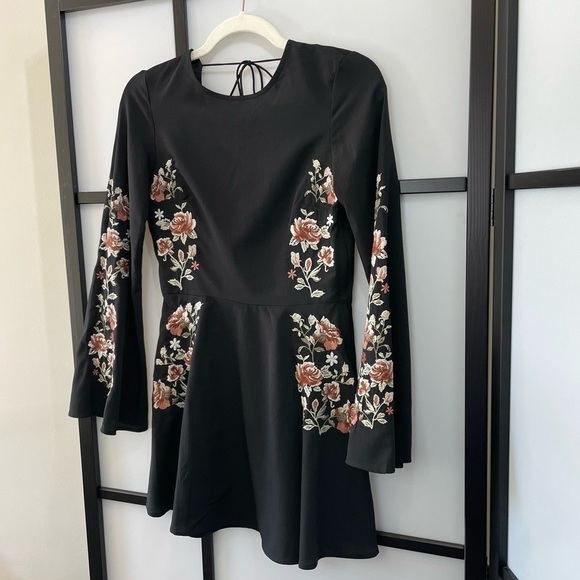 [4] H&M Black with Pink & White Floral Long Bell Sleeve Mini Dress - Picture 3 of 11